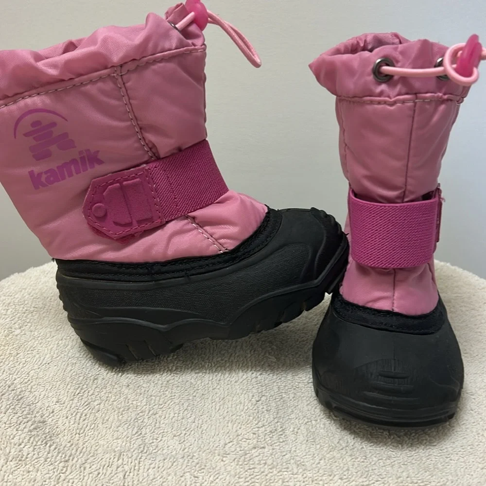 Kamik kids Insulted slip in Winter Snow Rain Boots girls Size 5 pink black